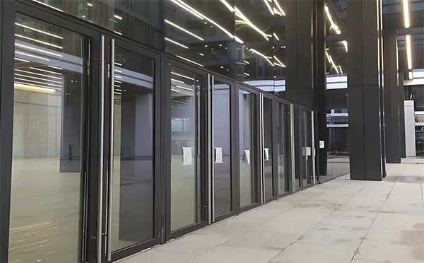 水磨沟玻璃地弹门