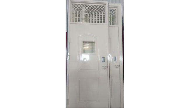 水磨沟学校教室门