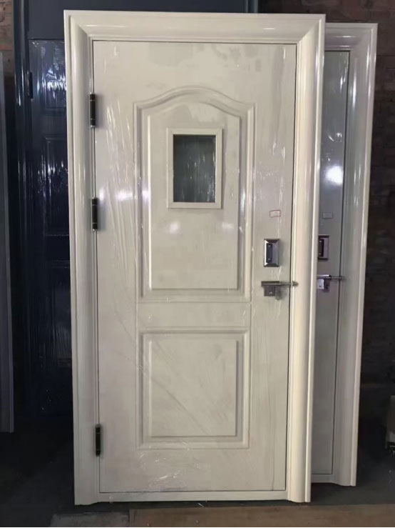 水磨沟学校教室门