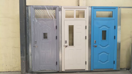 水磨沟学校教室门