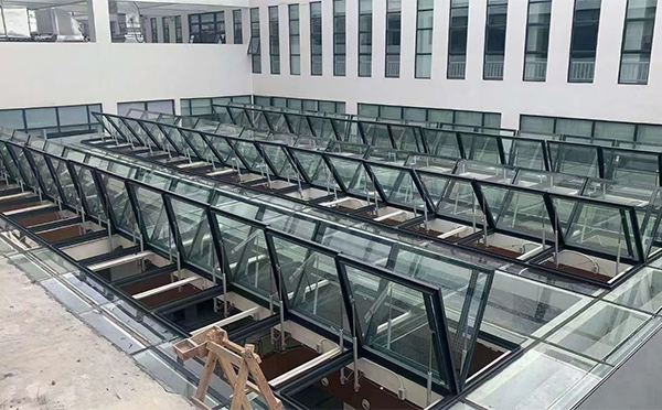 百安科技有限公司近期水磨沟排烟窗项目案例分享