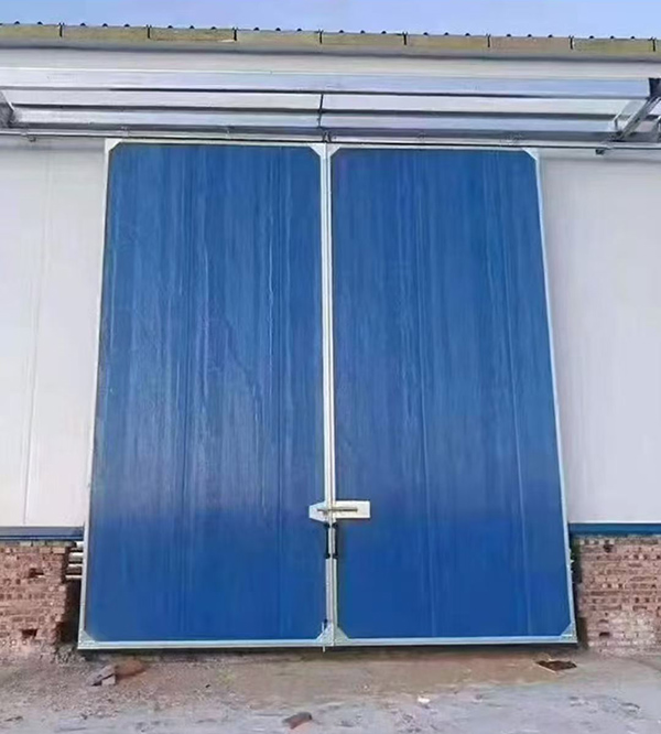 水磨沟工业门在大型仓储物流通道中的应用实例