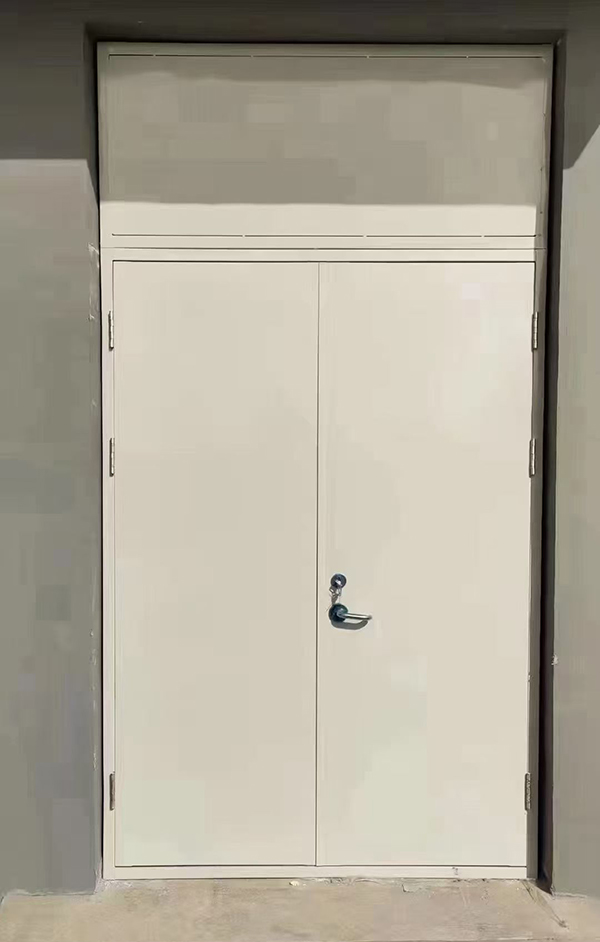 展览馆项目完成大跨度水磨沟防火门安装